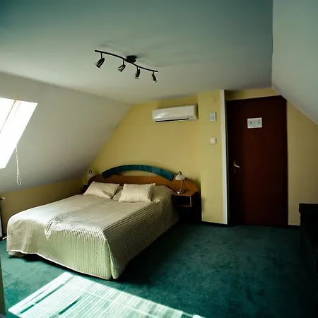Hotel Udvarhaz Kecskemét